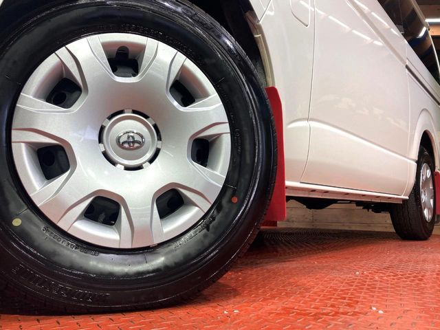 TOYOTA HIACE van 4WD 2024