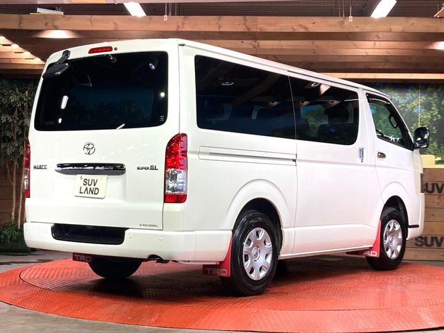 TOYOTA HIACE van 4WD 2024