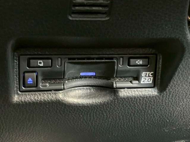 TOYOTA NOAH HYBRID 4WD 2023