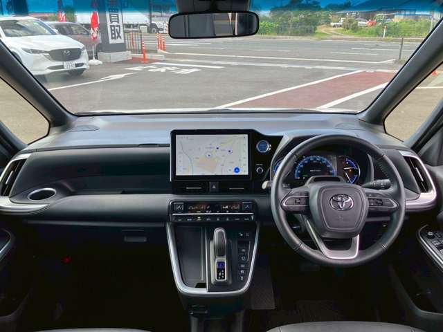 TOYOTA NOAH HYBRID 4WD 2023