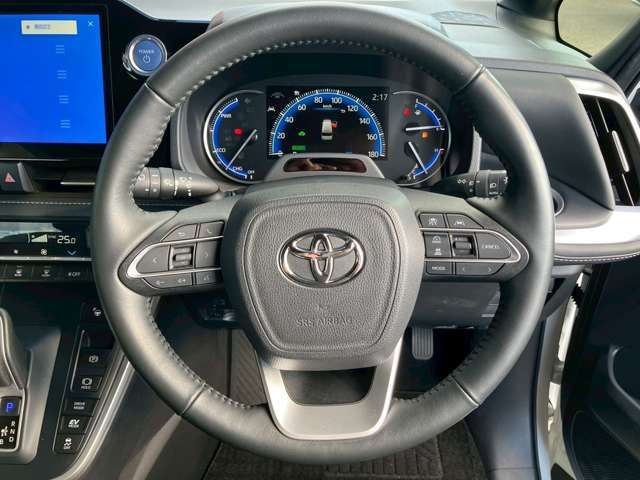 TOYOTA NOAH HYBRID 4WD 2023