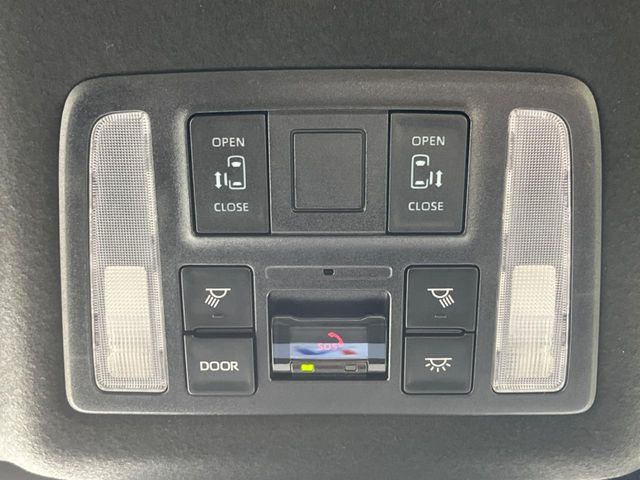 TOYOTA VOXY 4WD 2024