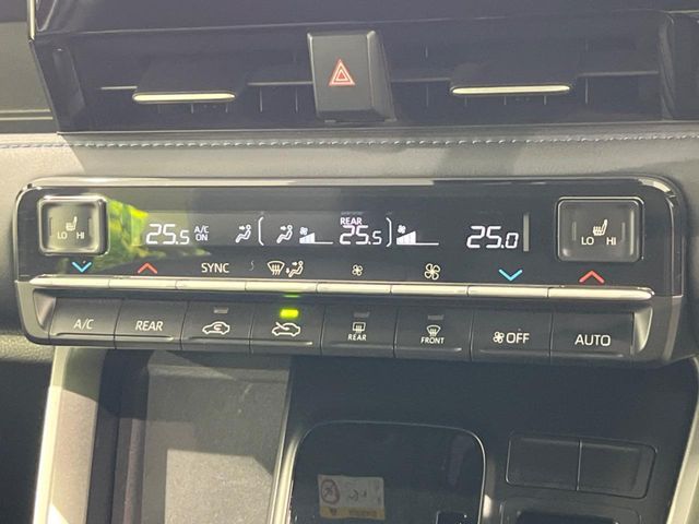 TOYOTA VOXY 4WD 2024