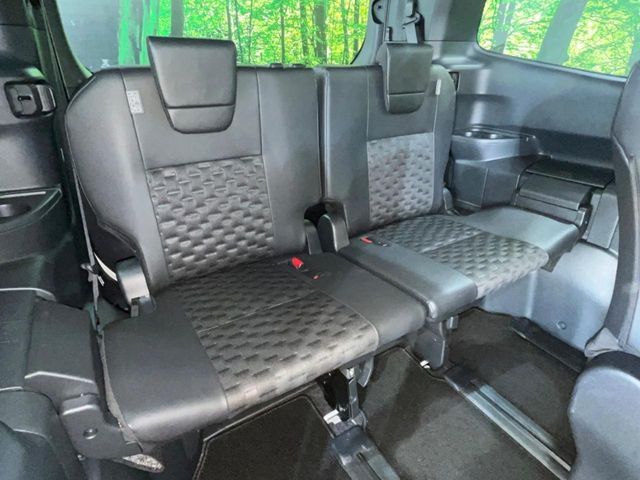 TOYOTA VOXY 4WD 2024