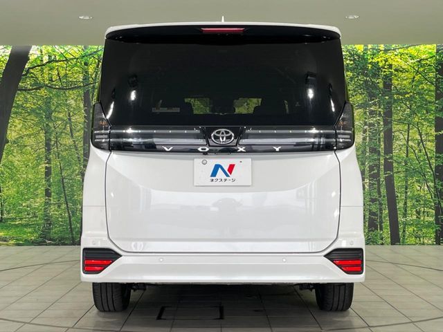 TOYOTA VOXY 4WD 2024