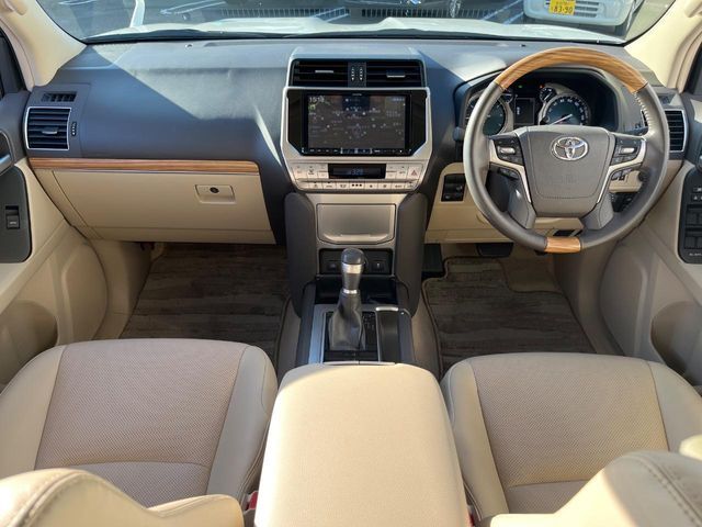 TOYOTA LANDCRUISER PRADO 2022