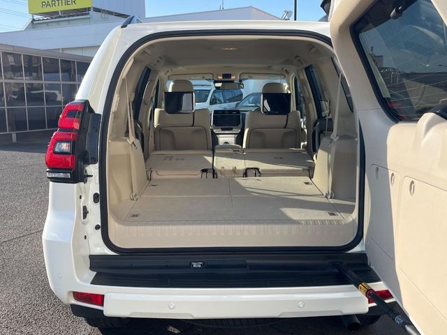 TOYOTA LANDCRUISER PRADO 2022