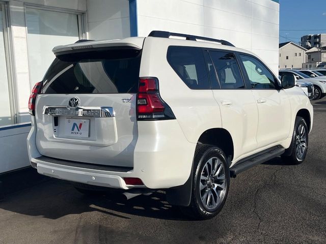 TOYOTA LANDCRUISER PRADO 2022