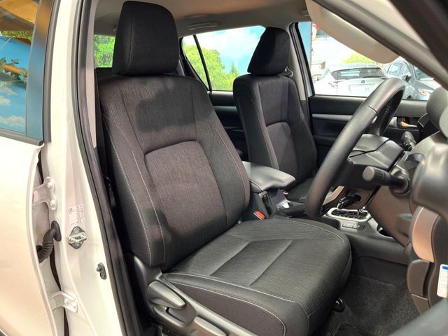 TOYOTA HILUX 4WD 2024