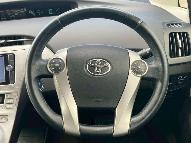 TOYOTA PRIUS 2014