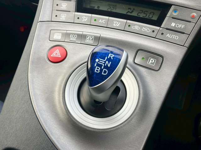 TOYOTA PRIUS 2014