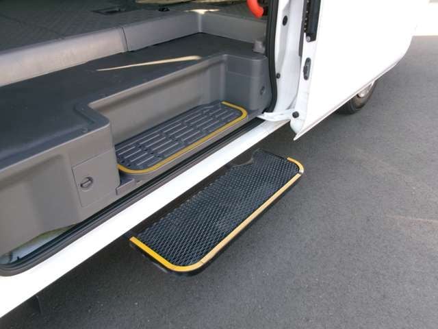 NISSAN NV350 CARAVAN 2020