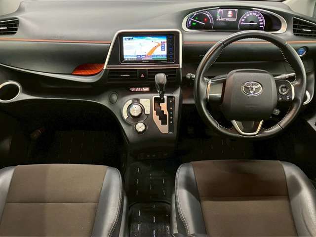 TOYOTA SIENTA HYBRID 2018