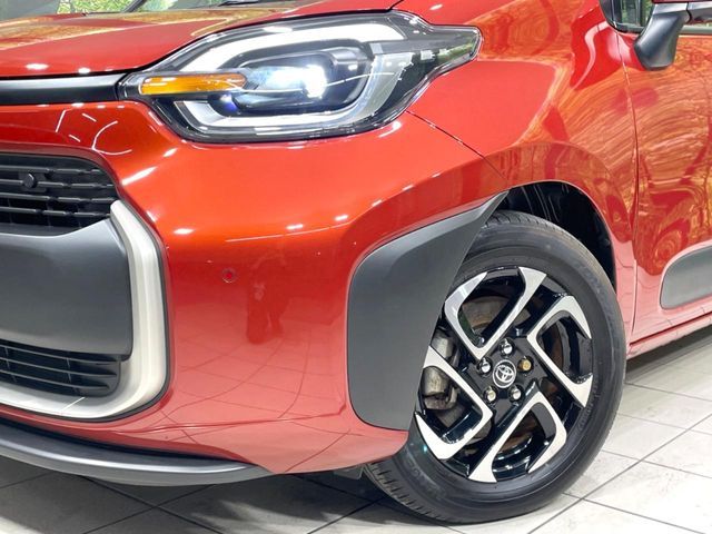 TOYOTA SIENTA HYBRID 2023