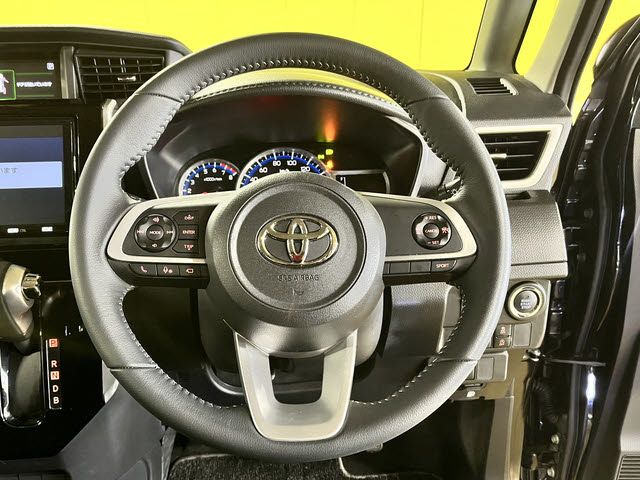 TOYOTA ROOMY 2021