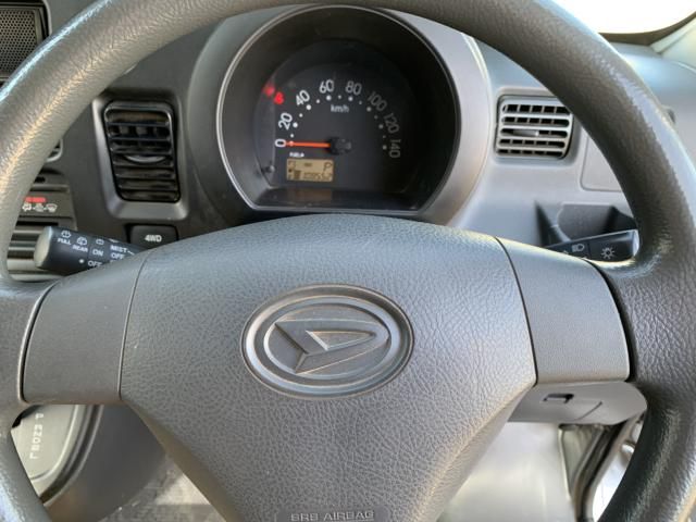 DAIHATSU HIJET CARGO 4WD 2013