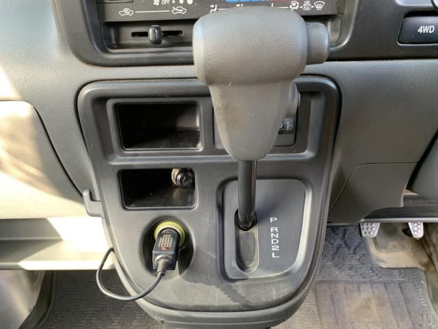 DAIHATSU HIJET CARGO 4WD 2013