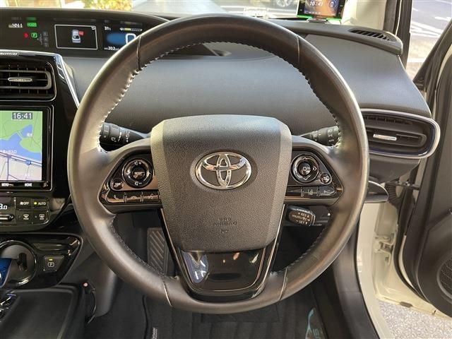 TOYOTA PRIUS 2019