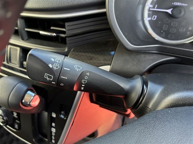 DAIHATSU MOVE CUSTOM 4WD 2017