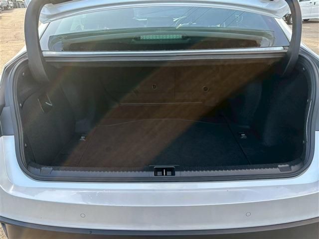 TOYOTA LEXUS IS300h 2022