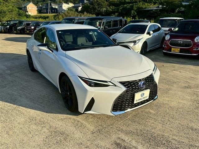TOYOTA LEXUS IS300h 2022