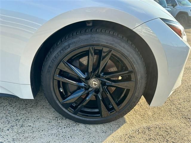 TOYOTA LEXUS IS300h 2022