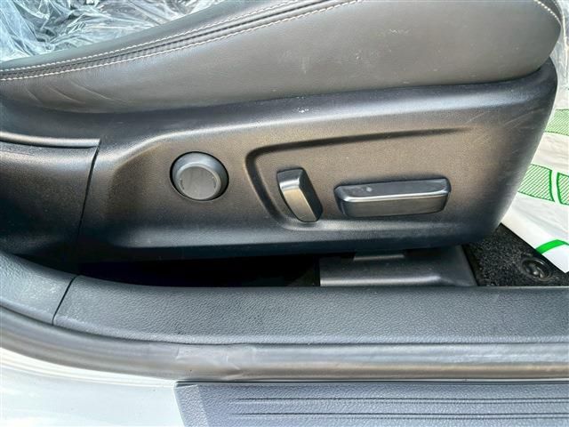 TOYOTA LEXUS IS300h 2022