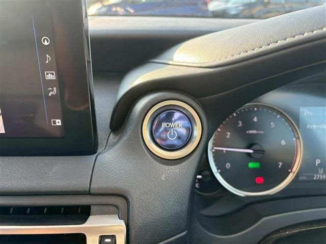 TOYOTA LEXUS IS300h 2022