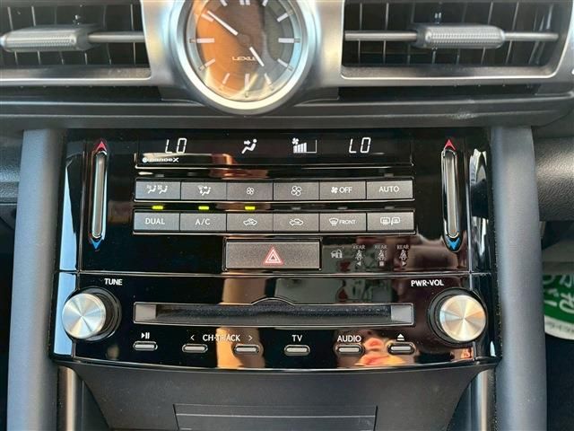 TOYOTA LEXUS IS300h 2022