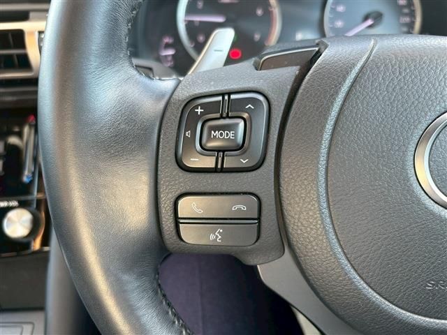 TOYOTA LEXUS IS300h 2022