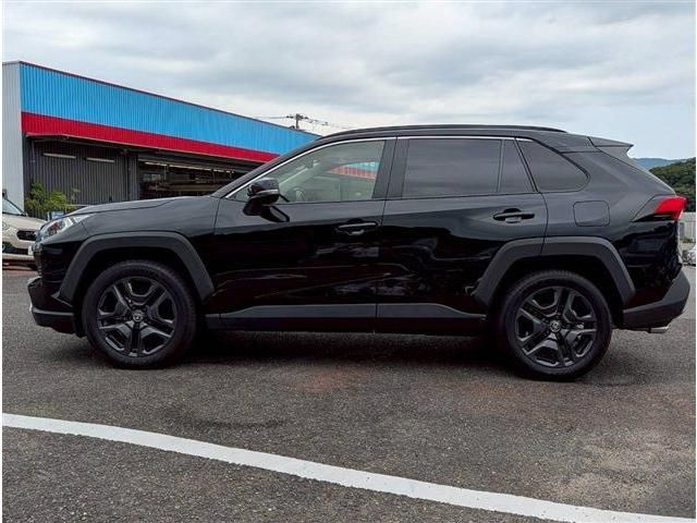 TOYOTA RAV4 4WD 2023