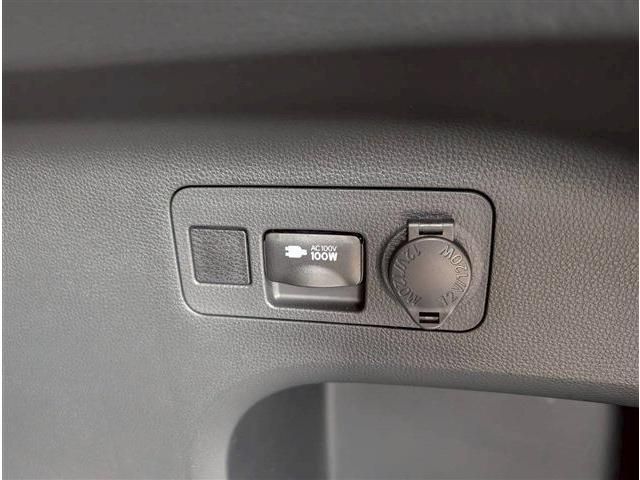 TOYOTA RAV4 4WD 2023