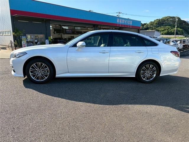 TOYOTA CROWN sedan hybrid 2021