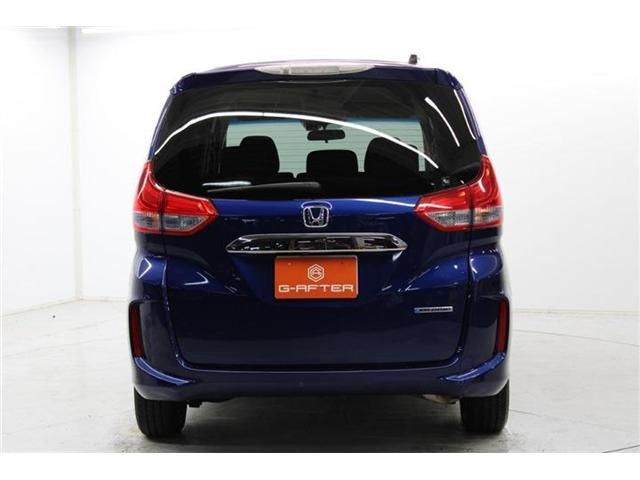 HONDA FREED HYBRID 2017