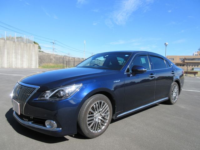 TOYOTA CROWN MAJESTA HYBRID 2014
