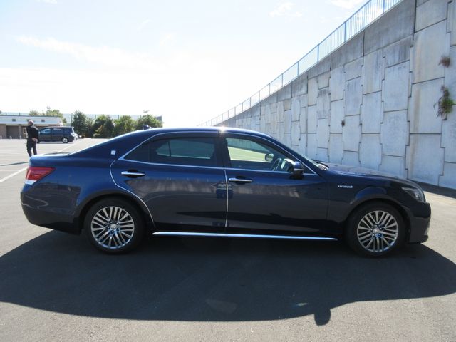 TOYOTA CROWN MAJESTA HYBRID 2014