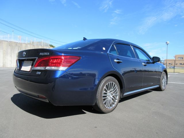 TOYOTA CROWN MAJESTA HYBRID 2014