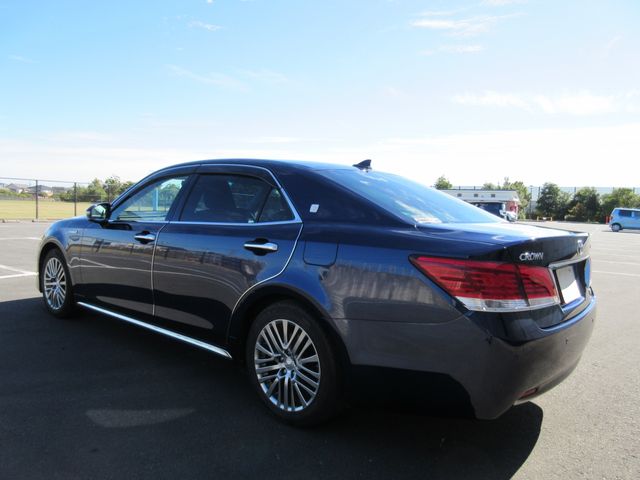TOYOTA CROWN MAJESTA HYBRID 2014