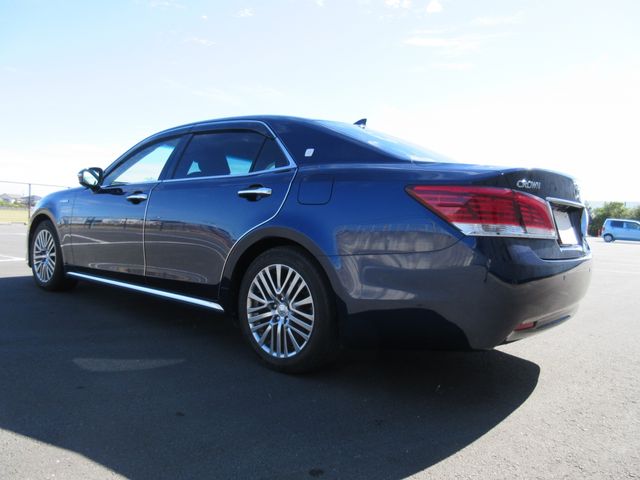 TOYOTA CROWN MAJESTA HYBRID 2014