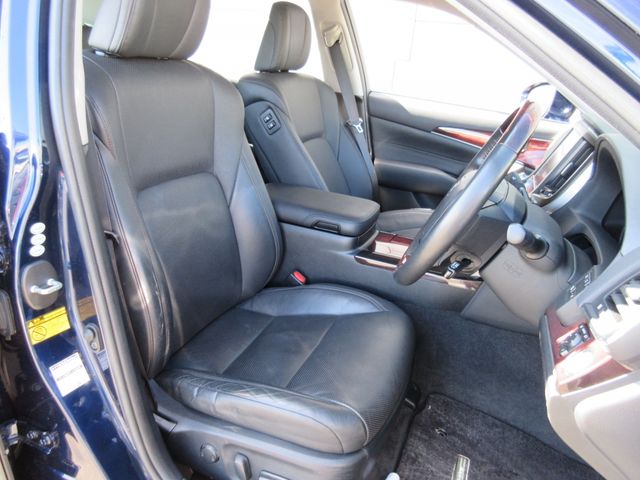 TOYOTA CROWN MAJESTA HYBRID 2014