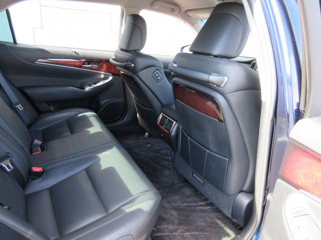 TOYOTA CROWN MAJESTA HYBRID 2014