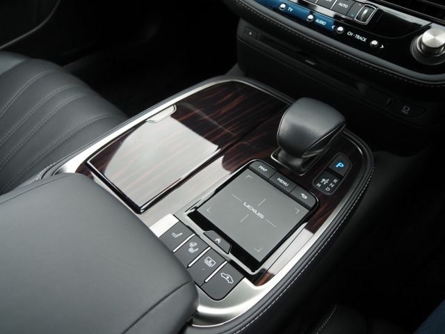 TOYOTA LEXUS LS500 2020