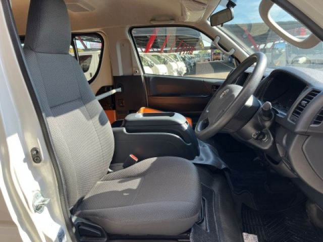 TOYOTA HIACE wagon 2019