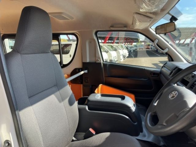 TOYOTA HIACE wagon 2019