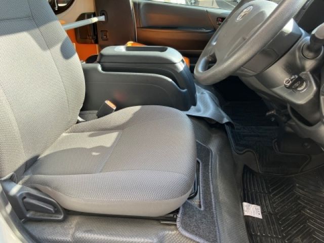 TOYOTA HIACE wagon 2019