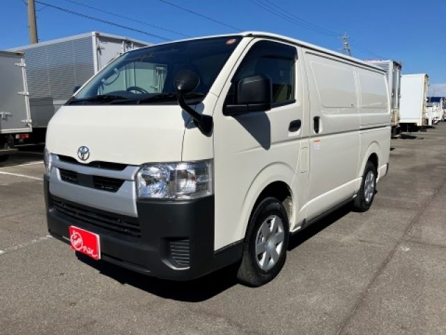 TOYOTA HIACE van 4WD 2024