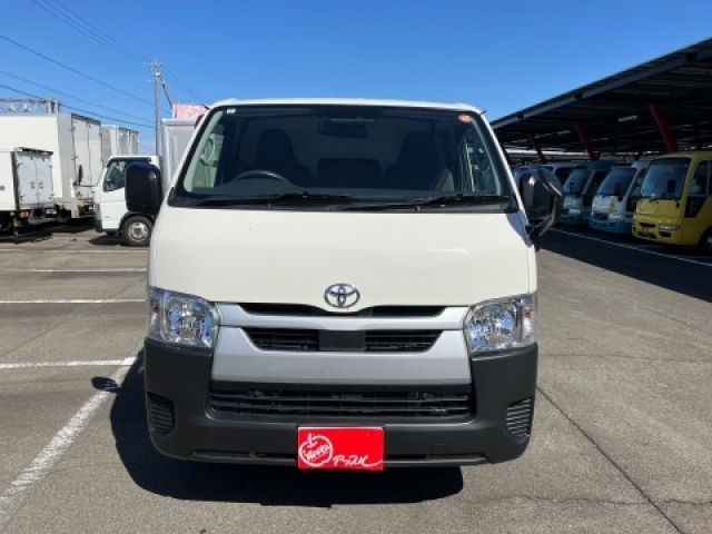 TOYOTA HIACE van 4WD 2024