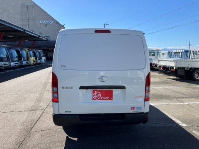 TOYOTA HIACE van 4WD 2024