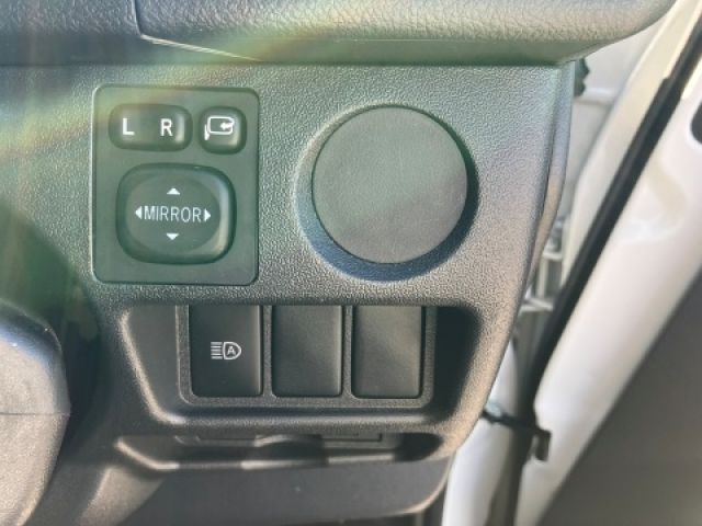 TOYOTA HIACE van 4WD 2024