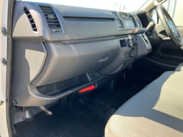 TOYOTA HIACE van 4WD 2024